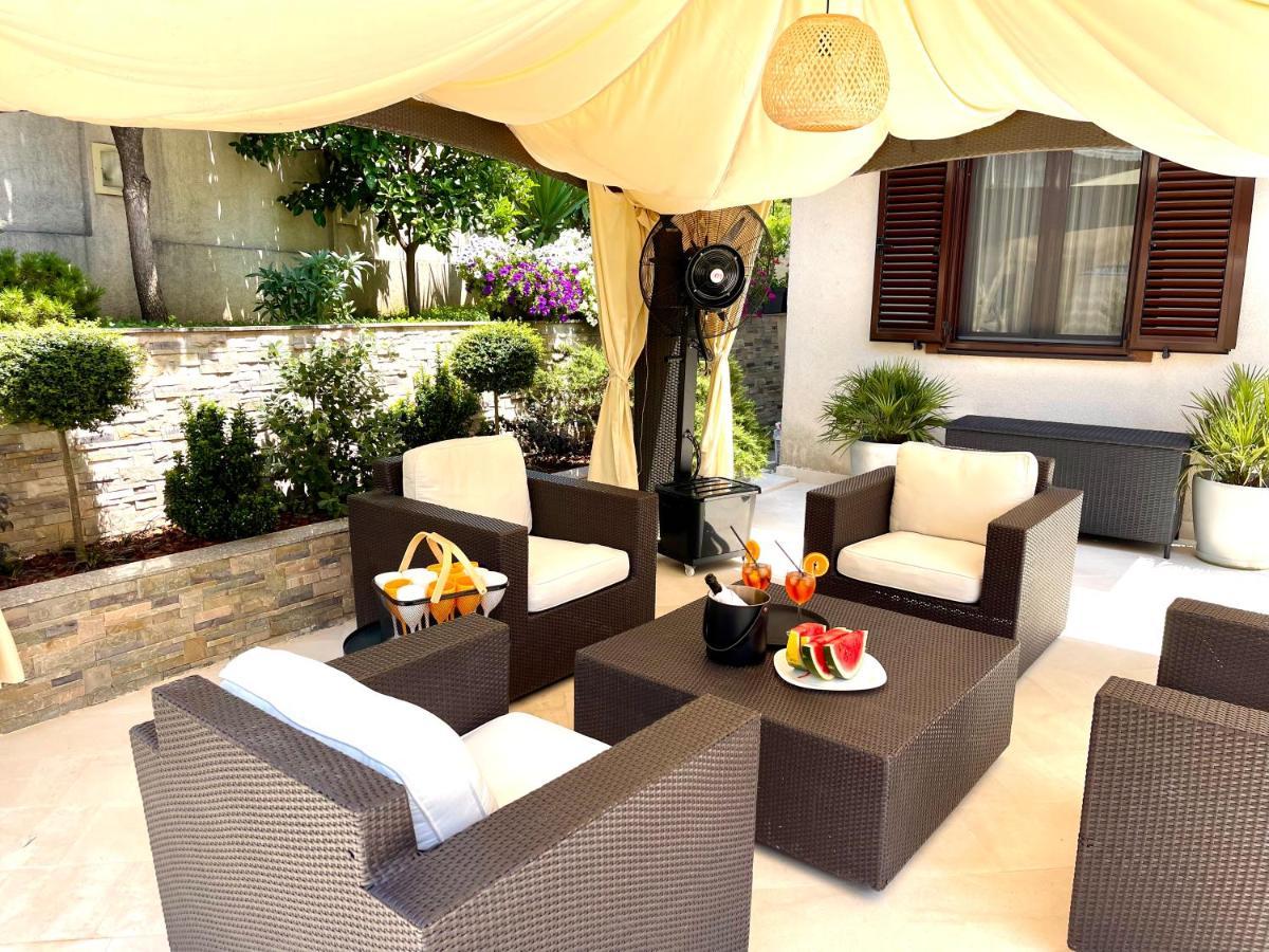 Holiday Home Barska Vila Bagian luar foto